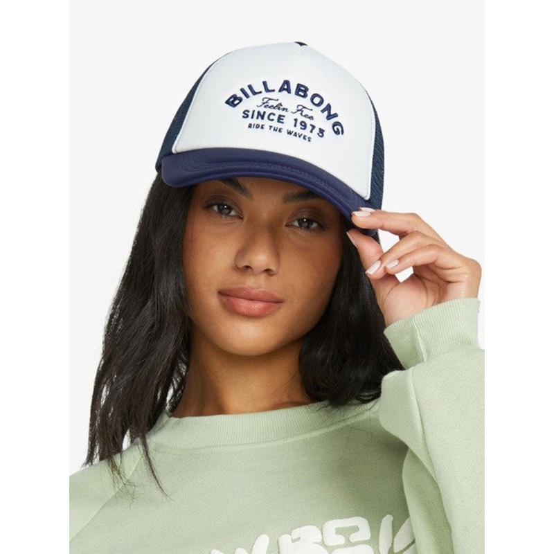 Across Waves Trucker Hat|O/S|MIDNIGHT BLUE (MDB)|CHOC CHIP (RSL0)|SOFT PEACH (MEF0)