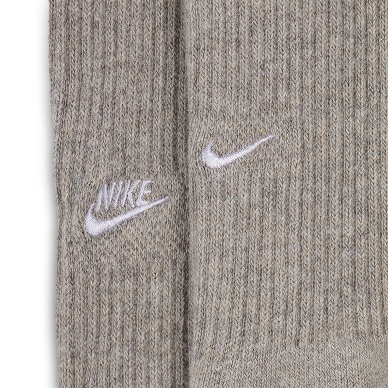 nike-everyday-cushioned-embroidered-2-pack-dark-heather-grey-crew-socks_1 Nike Everyday Cushioned Embroidered 2-Pack Dark Heather Grey Crew Socks