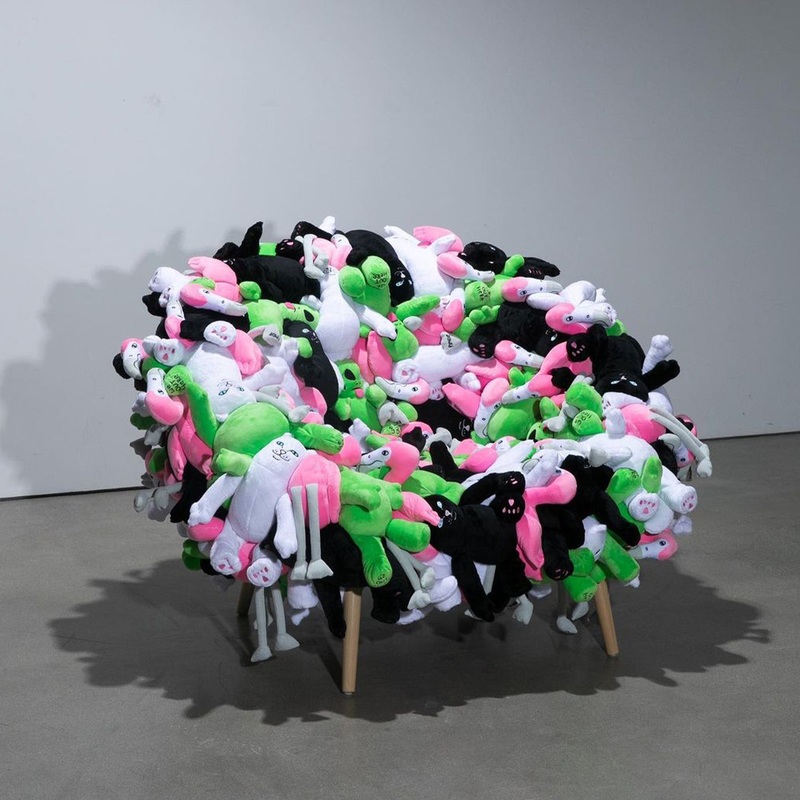 Whole Gang Plush Chair|One Size