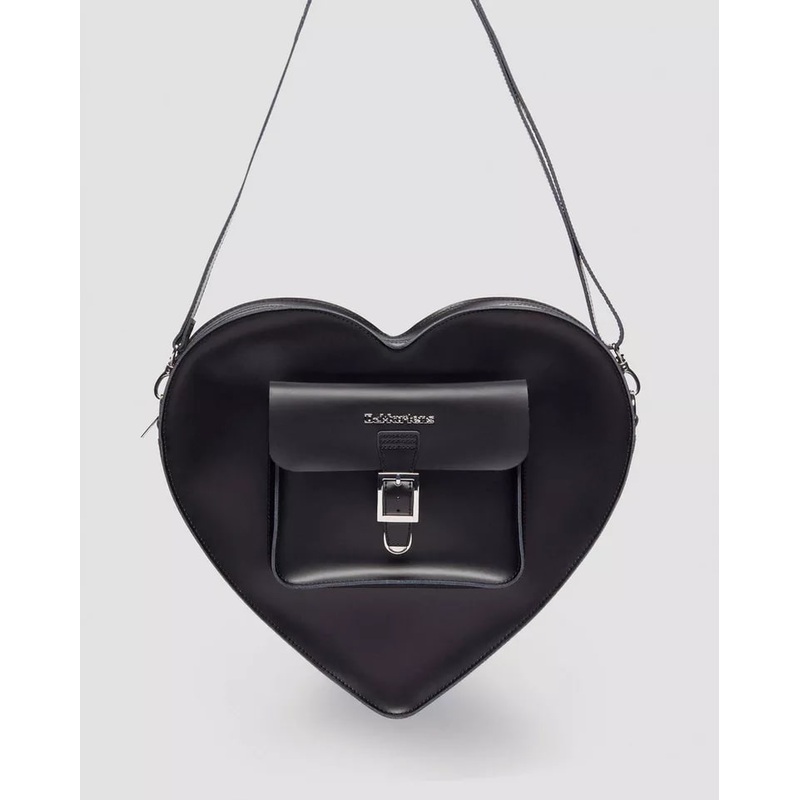 Dr Martens Large Heart Backpack – Black Kiev & Black Smooth